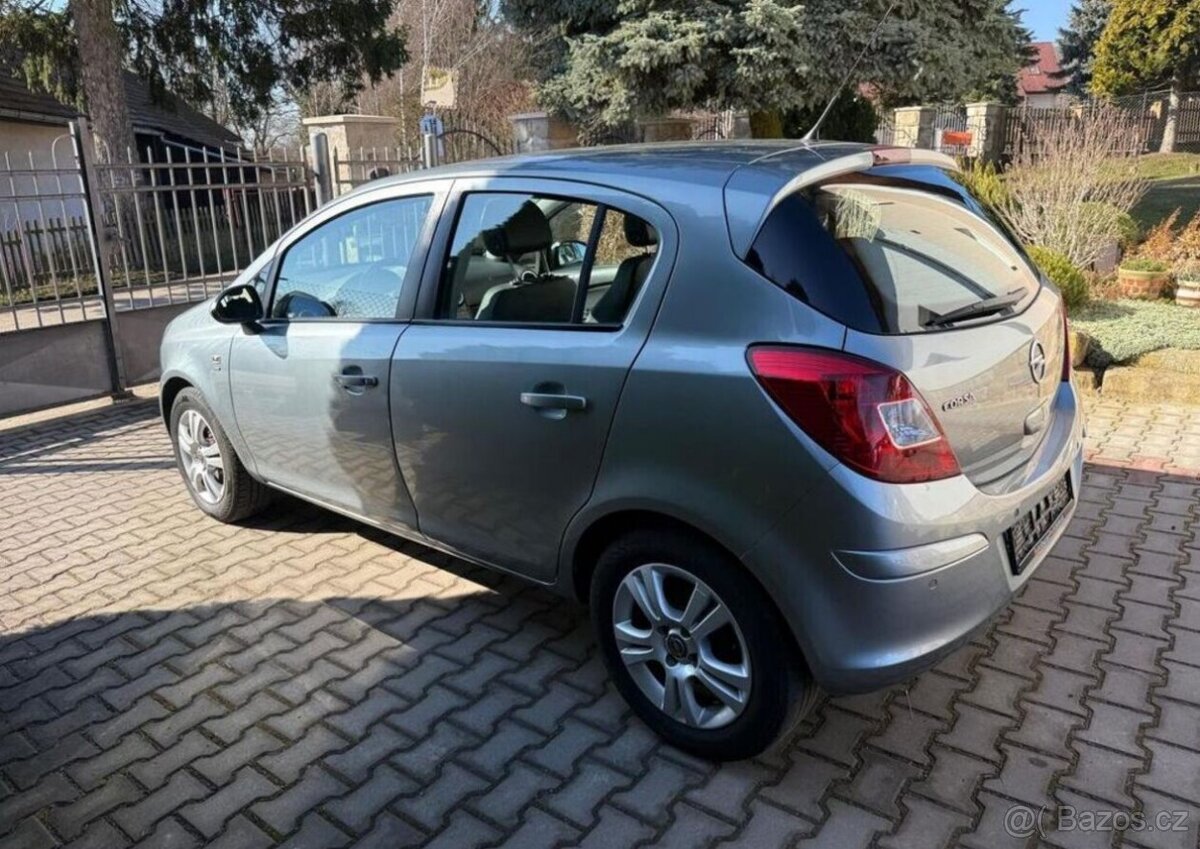 Opel Corsa 1,4i /64kw klima serviska benzín - 14