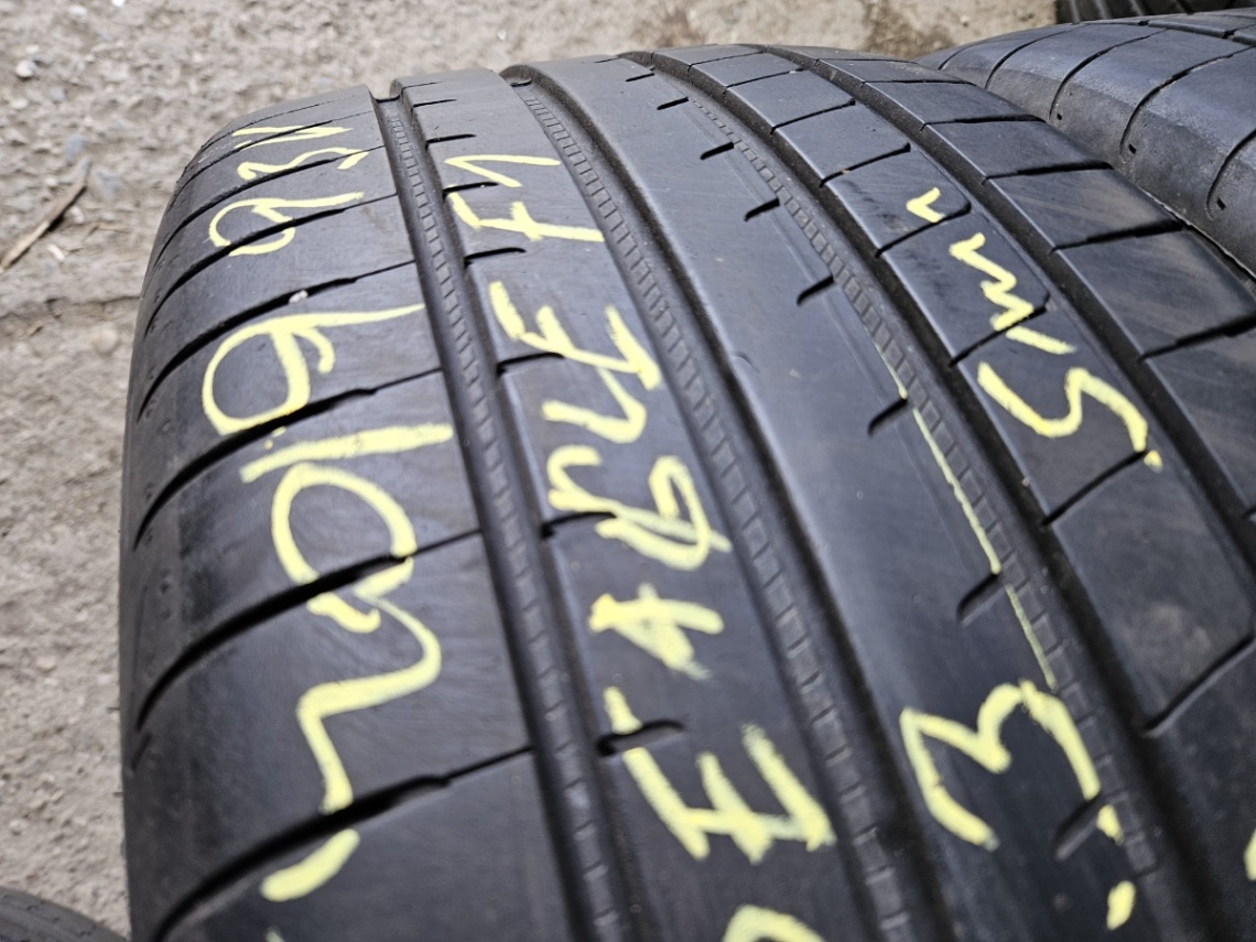 225/40R19 - 14