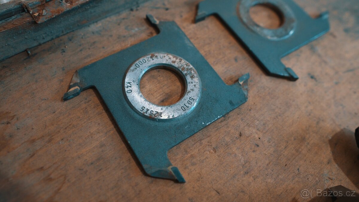 Srovnávačka s protahem, stolní pilou, příprava na frézování - 14