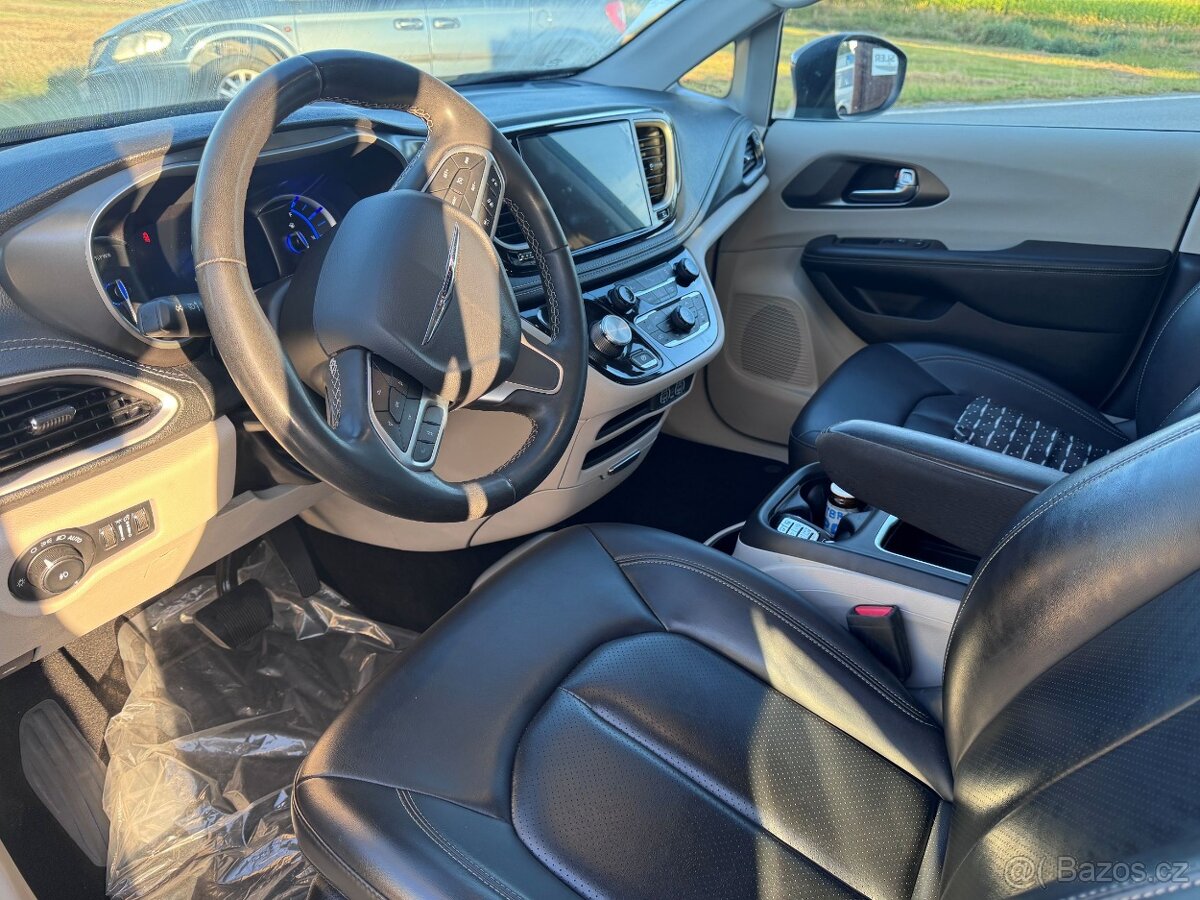 Chrysler Pacifica 3,6 Hybrid RU Radar Limit 2023 DPH - 14