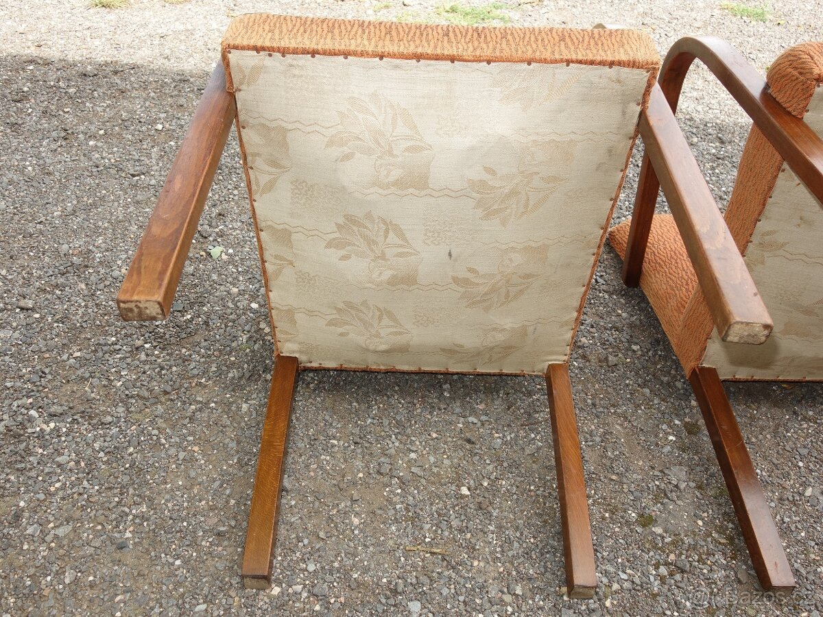 Dvě křesla, cena je dohromady - 14