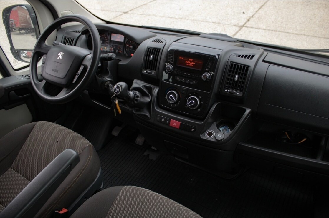 Peugeot Boxer 2.0 BlueHDi • 9-miestny • - 14