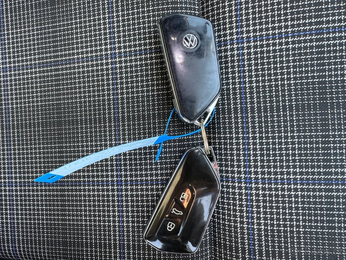 Volkswagen Golf VIII GTE TSI 180kw/kamera/LED/virtual/ACC - 14