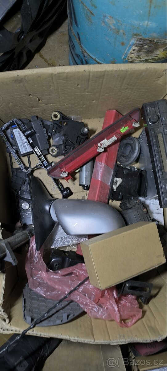 Škoda , VW náhradní díly - 14