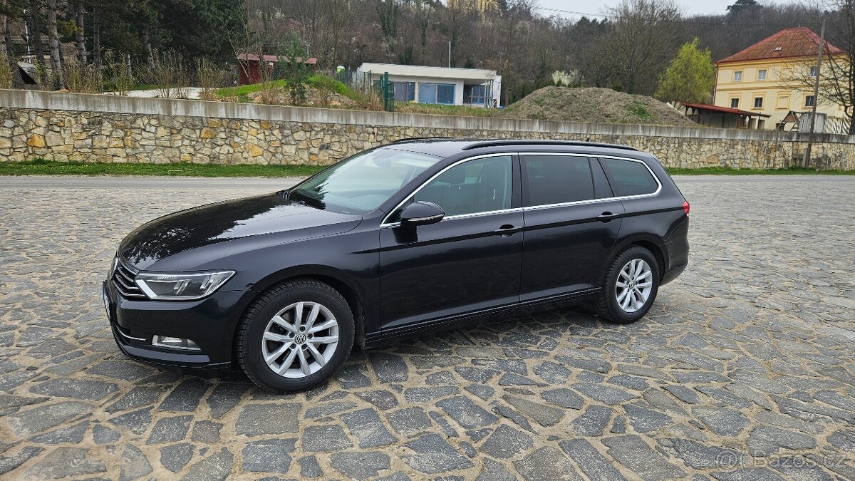 VW Passat 2.0tdi B8 DSG Navigace Černá - 14