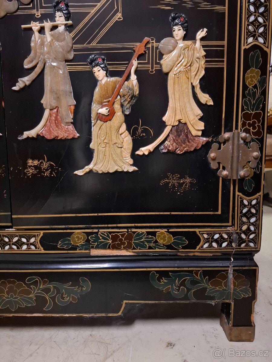 Starožitná čínská vykládaná komoda - 14