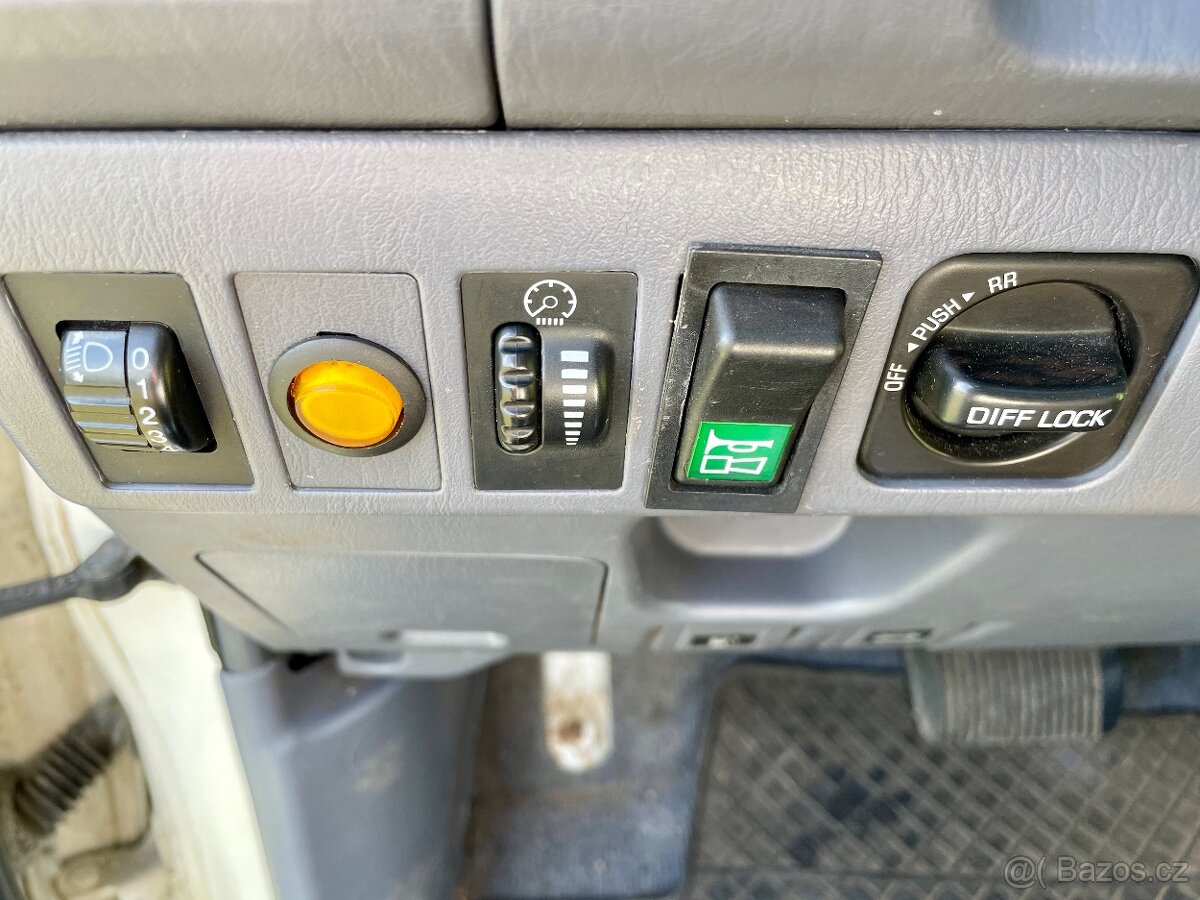 Toyota Land Cruiser KZJ 90 - 14