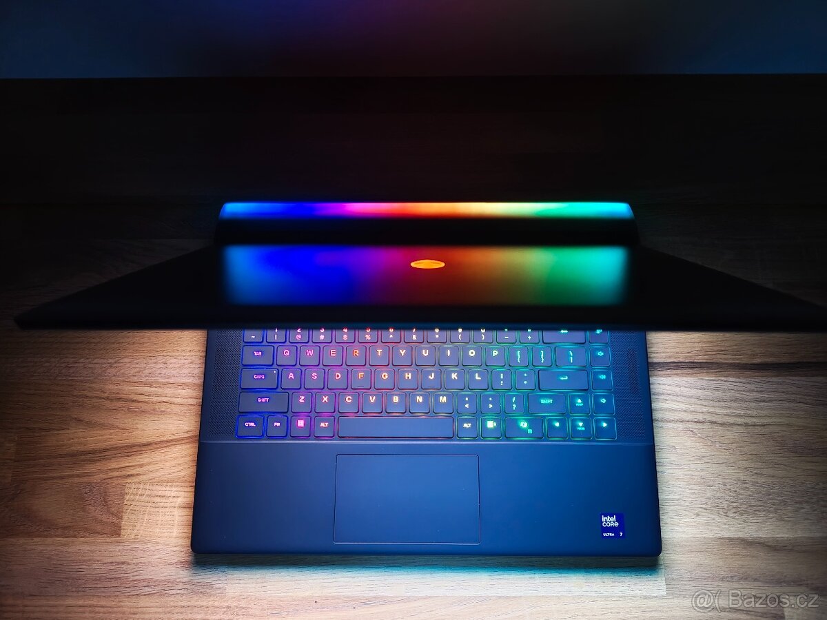 16" 240HZ_ALIENWARE 16 AREA-51_U7-255HX_16GB_RTX 5060 8GB - 14