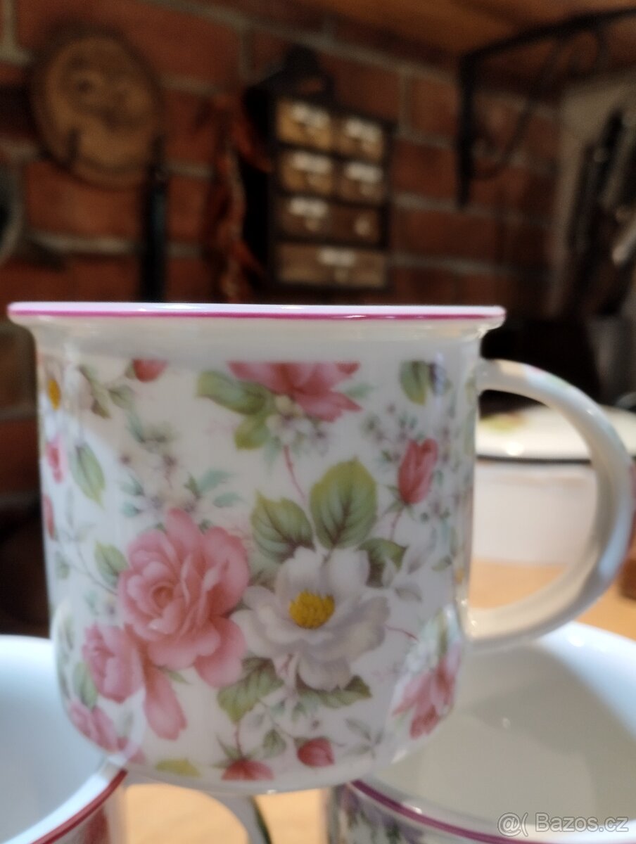 Hrnek porcelán - 14