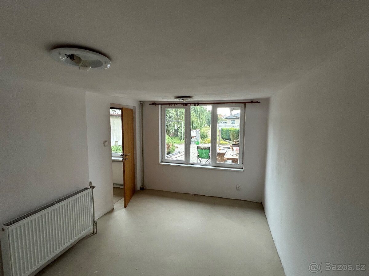 Komplex dvou chat s velkou garáži a pozemkem - 14