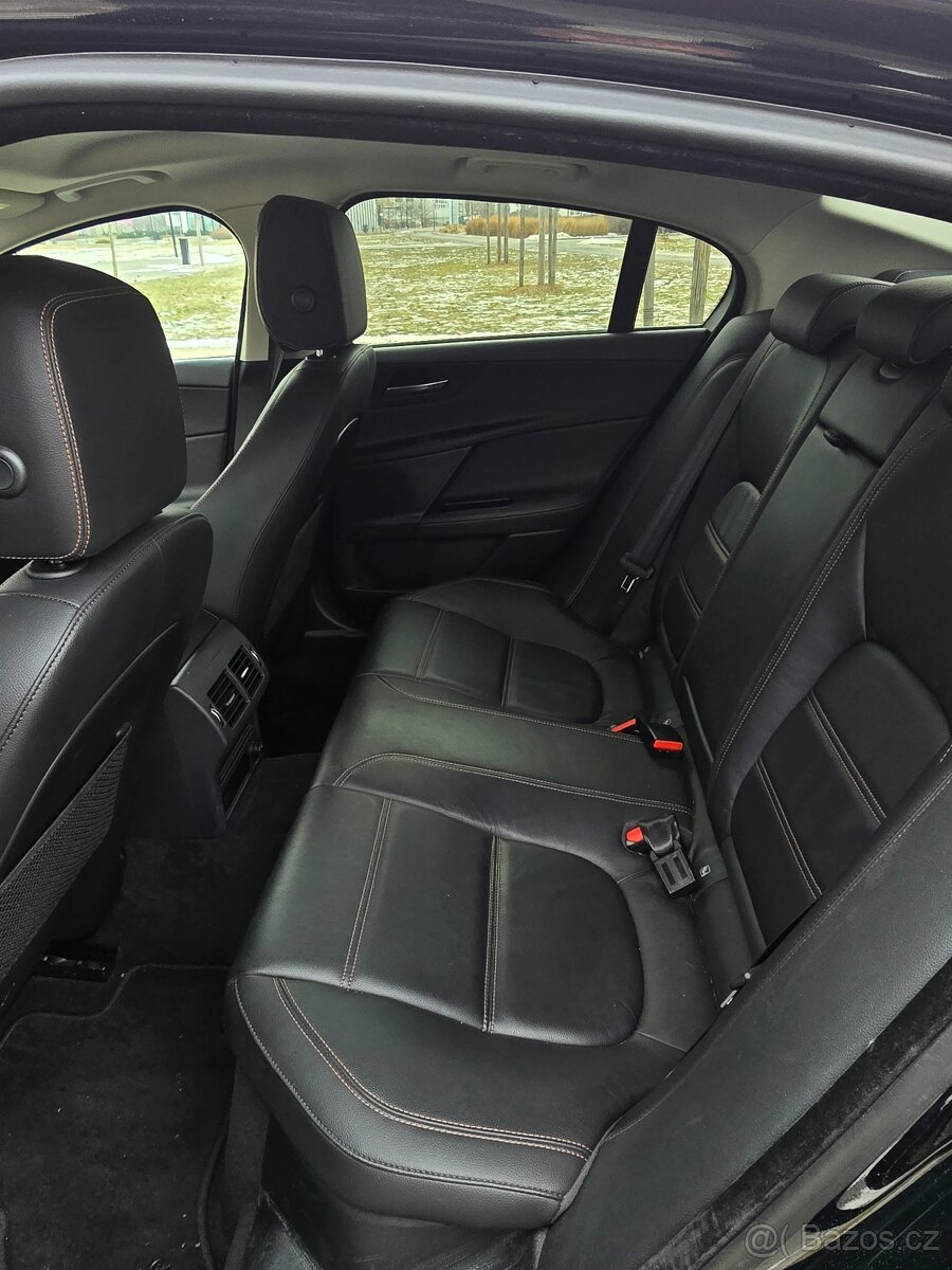 Jaguar XE 2.0d 132 kW - 14