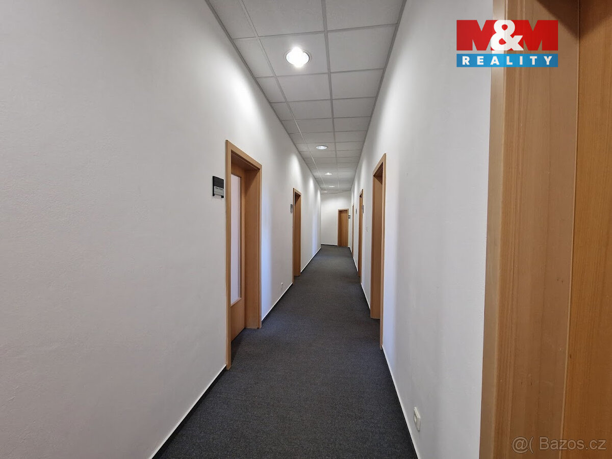 Pronájem kanceláří přímo u pěší zóny v Chebu, ul. Májová - 14