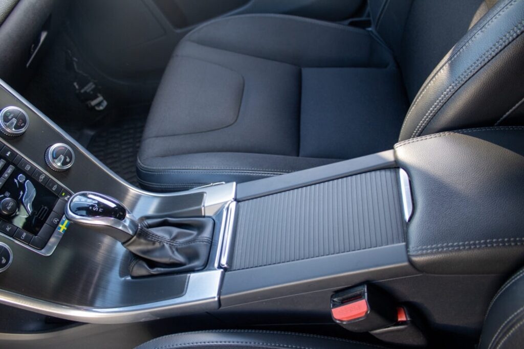 VOLVO XC60 (2015) - 14