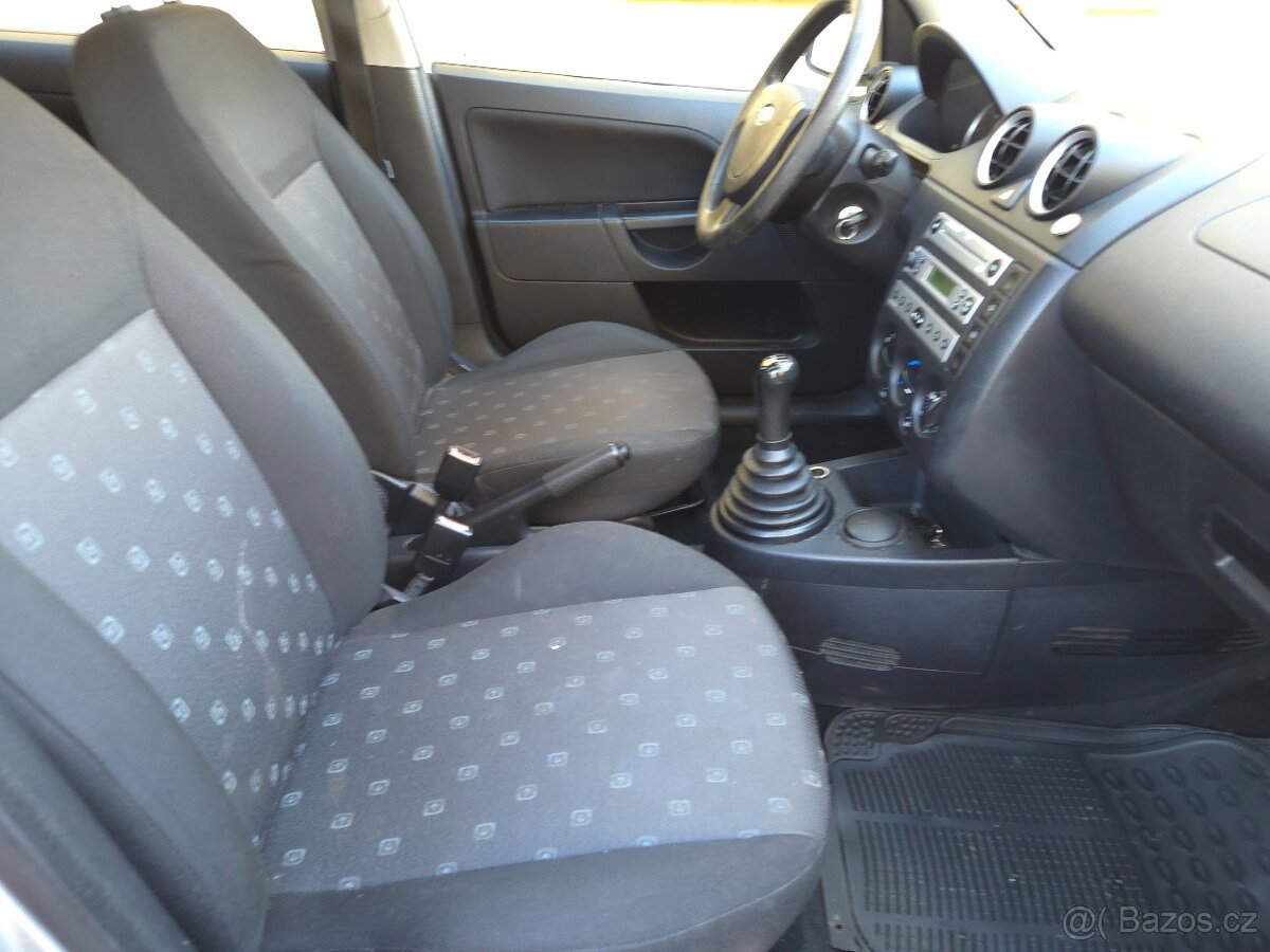 Ford Fiesta 1.3 benzín klima - 14