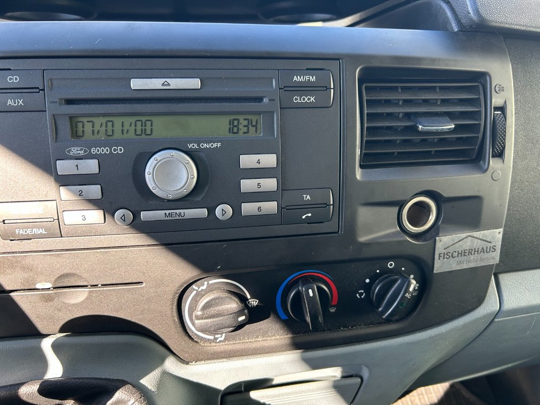 Ford Transit 2.2 TDCI L2H2 9 míst - 14