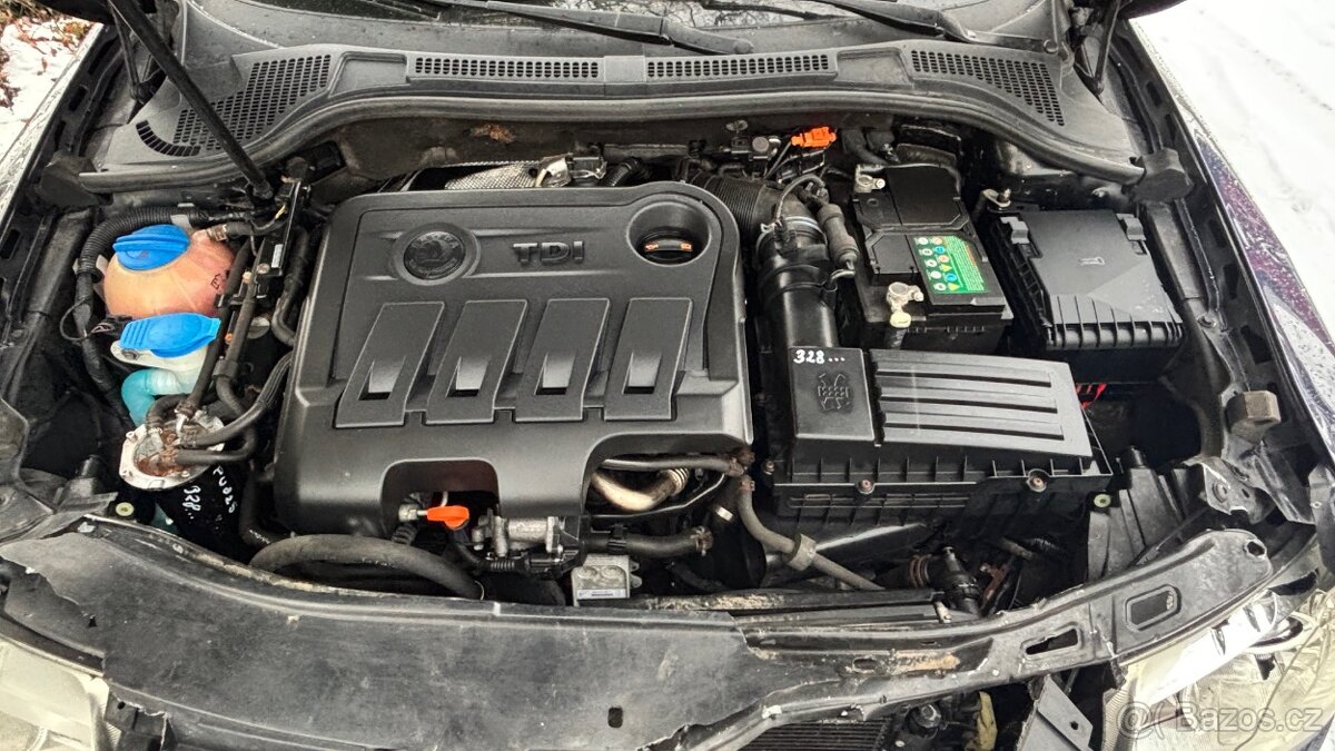 Škoda superb kombi 2,0tdi - 103kw, r.v. 2012 - havarovaný - 14