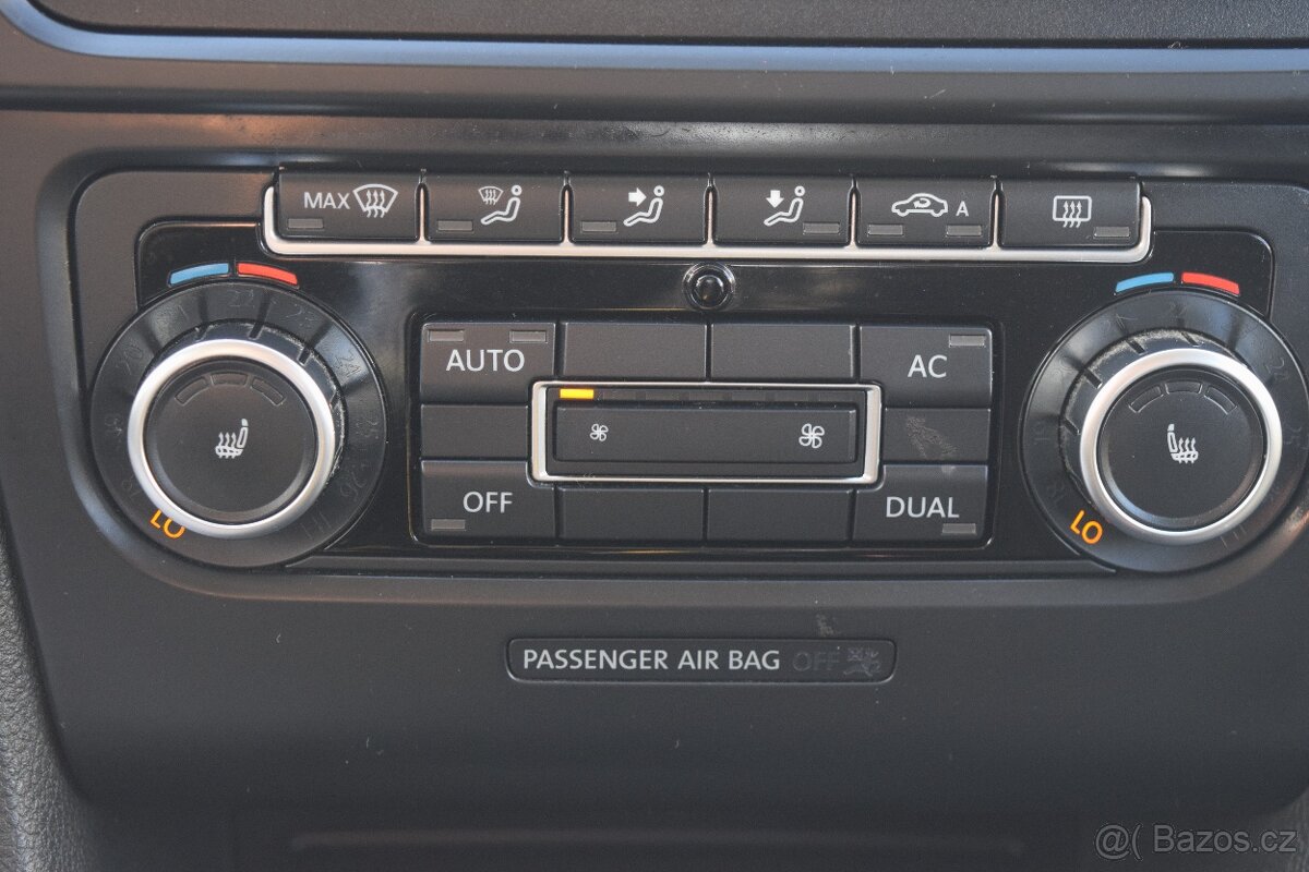 Volkswagen Golf 1.6 TDI BOHATÁ VÝBAVA NOVÁ STK PRVNÍ MAJITEL - 14