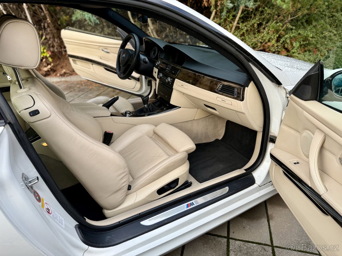 BMW 335i e92: man.,RWD,MPaket,generální servis,DPH,faktury - 14