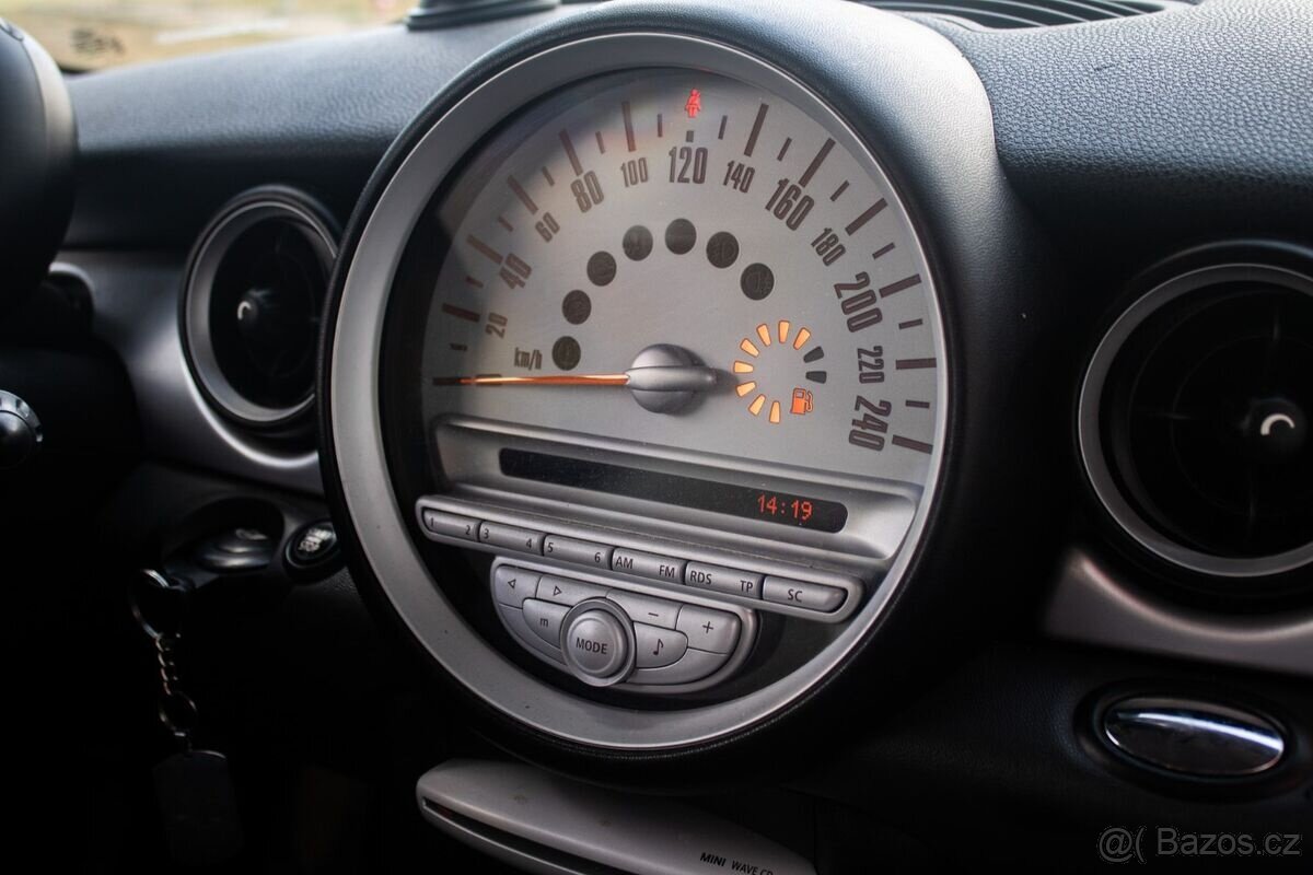 Mini Cooper 1.6 88kW (2007) - 14