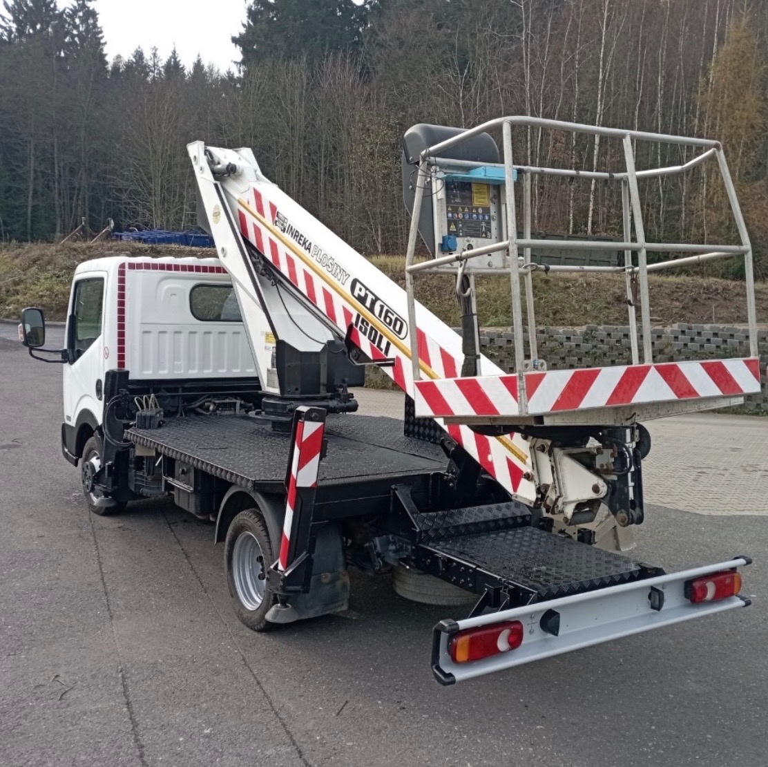 Nissan Cabstar - montážní plošina - 14