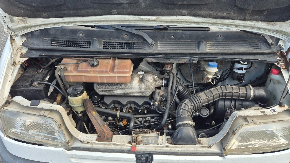 Obytná dodávka pro 4 osoby - 14