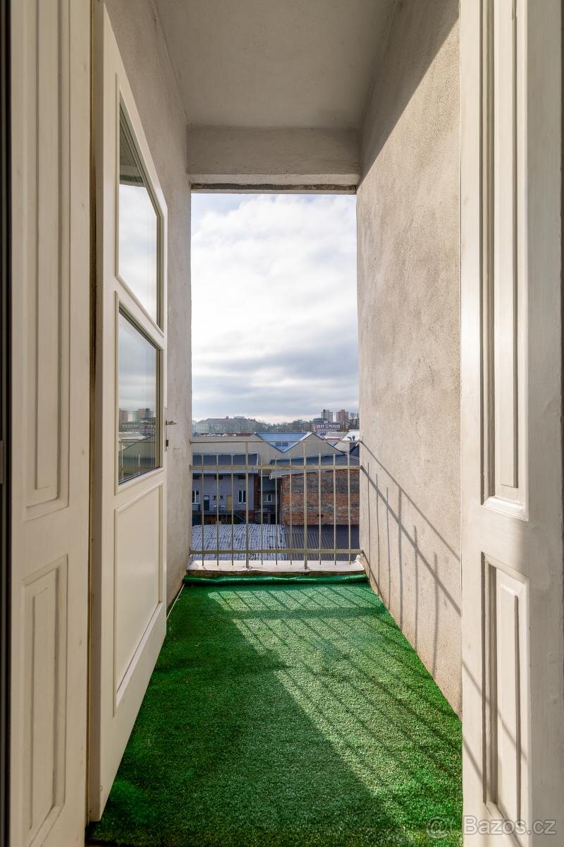 Prodej bytu 4+1 (139m2) s garáží a zahradou, ul. Poděbradov - 14