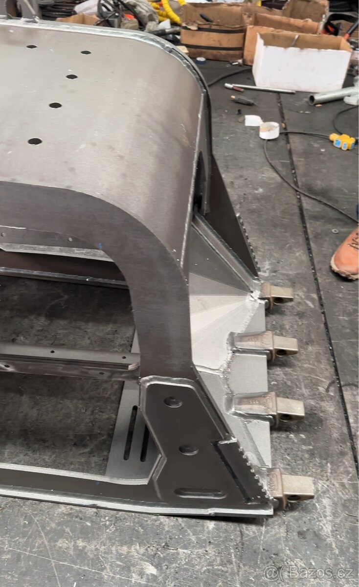 Bubnová třídící lopata pro bagry 8-12 tun - 14