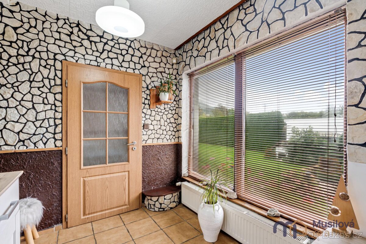 Prodej rodinného domu 126 m2 a zahradou 1344 m2 - 14