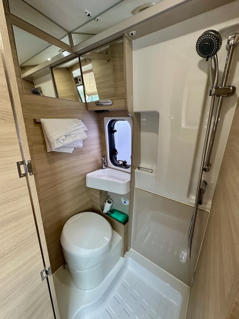 Forster 636 EB VANTASY zvedací střecha - 14