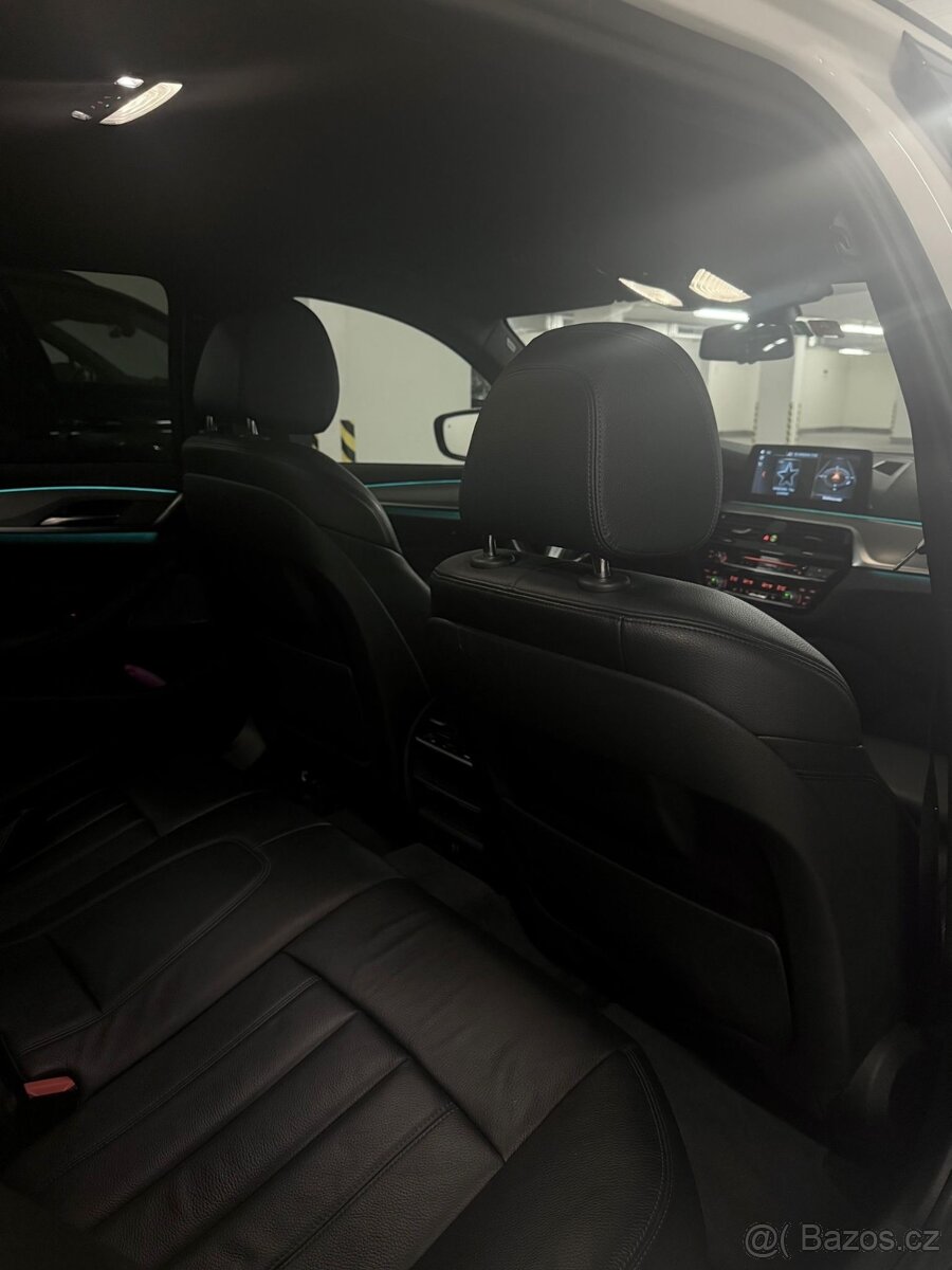 BMW 530i xDrive - 14