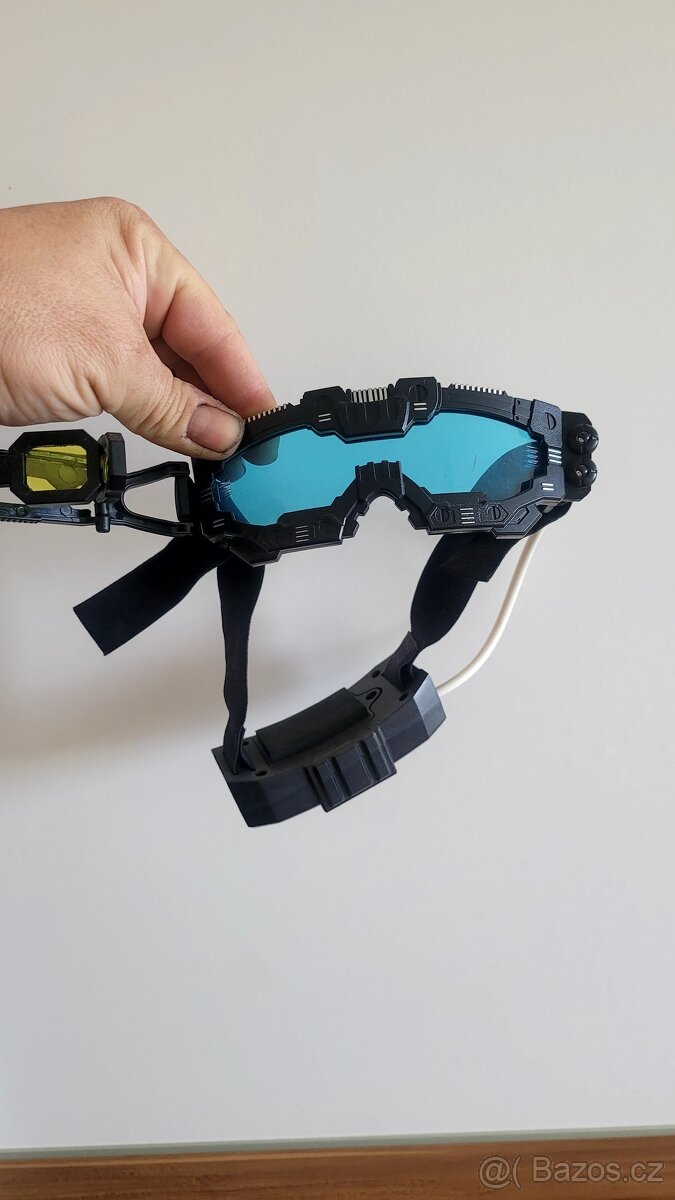 hracky,hry,knihy,boty,obleceni,boby,kolobezka vse dohromasy - 14