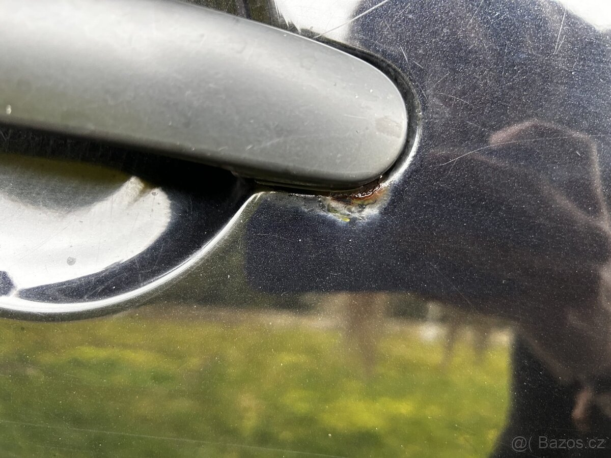 Volkswagen Touran 2.0 TDi Cross 103 kW 7MÍST, RV 4/2008 - 14