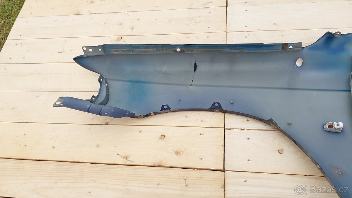 Mitsubihi Pajero Sport – Blatník pravý přední modrý - 14