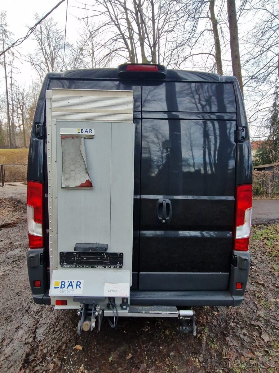 Dodávka s motorem 3,0 IVECO + hydraulické čelo - 14