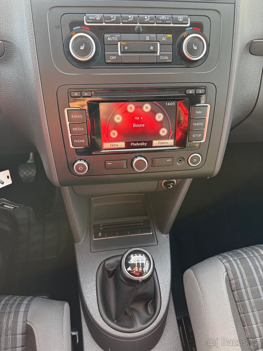 VW Touran 2.0TDi 103kw,ALU,tažné,webasto,pano,7mist - 14