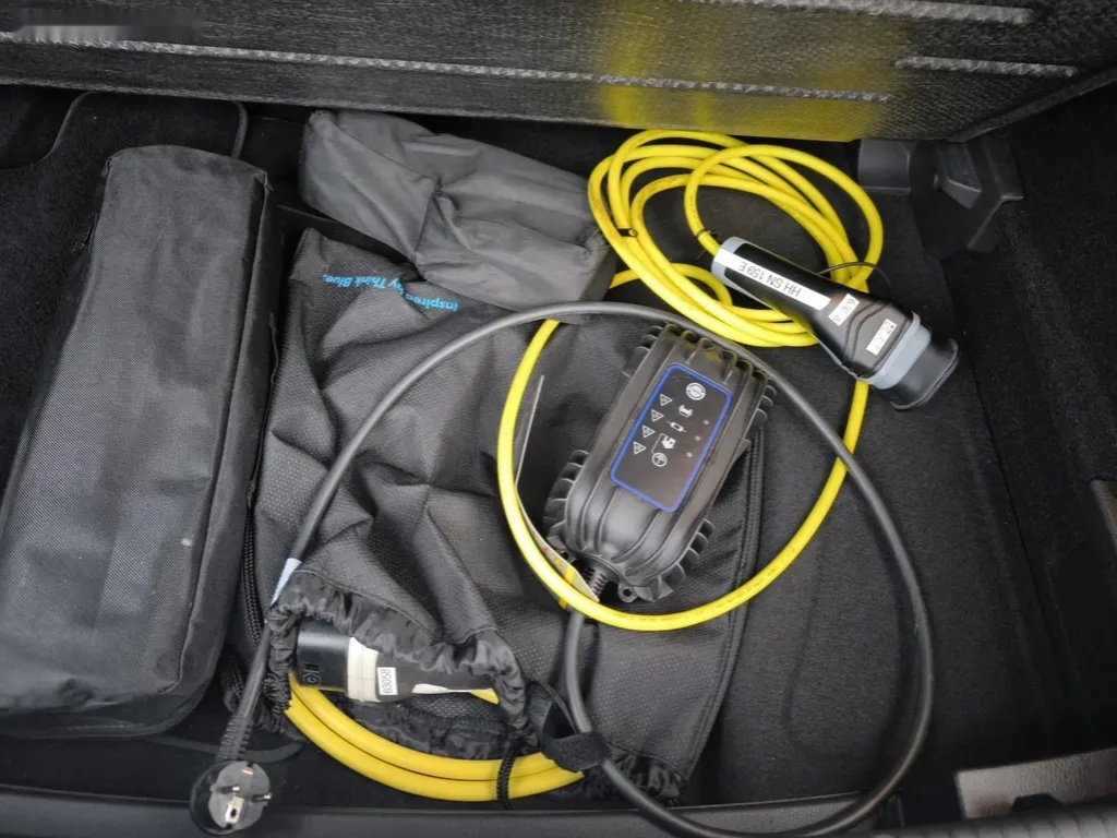 Volkswagen e-Golf - 14