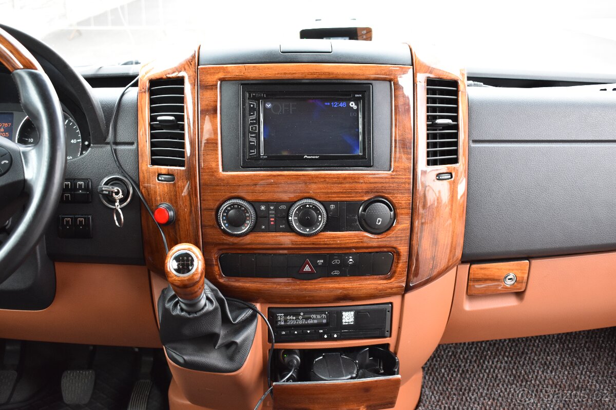 Mercedes Sprinter 519 CDI XXL | V6 | 20+1míst - 14