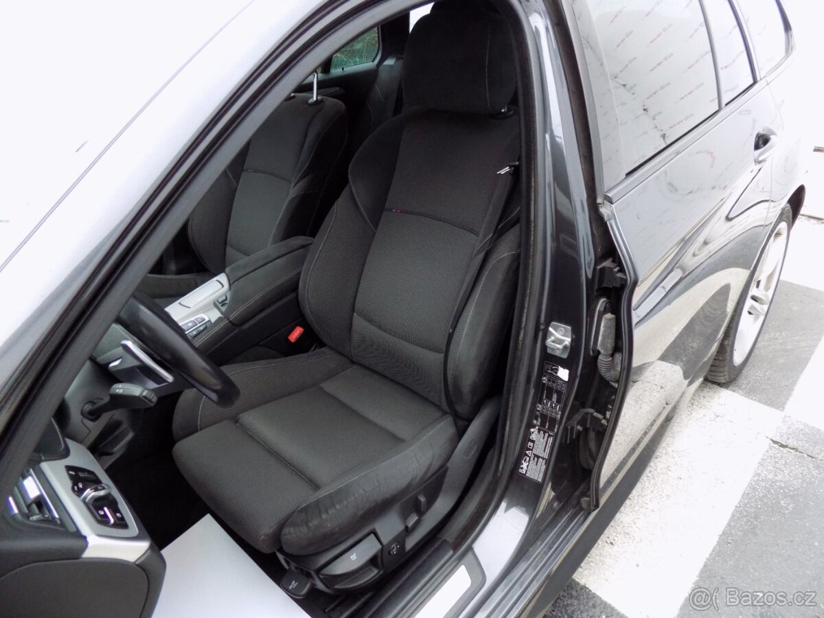 BMW Řada 5 530xDrive/M-Sport/Bi-xenon/ - 14