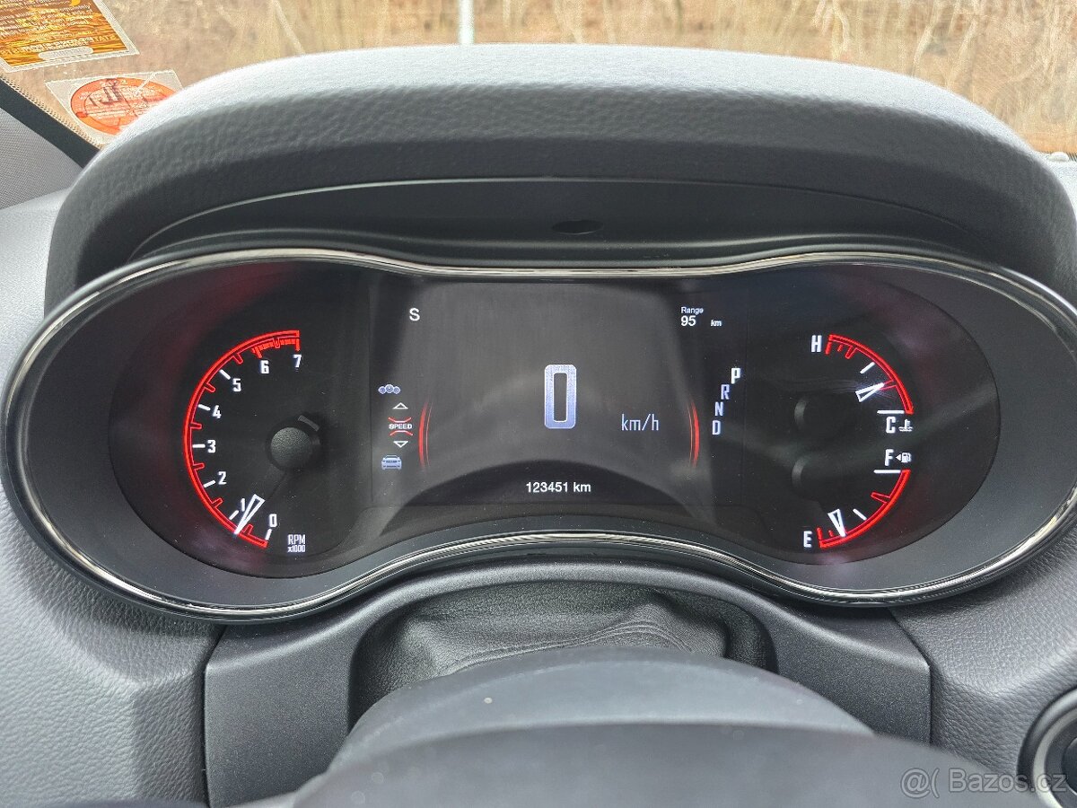 Dodge Durango 5,7 HEMI 4X4 NEBOURANÉ, ODPOČET DPH - 14