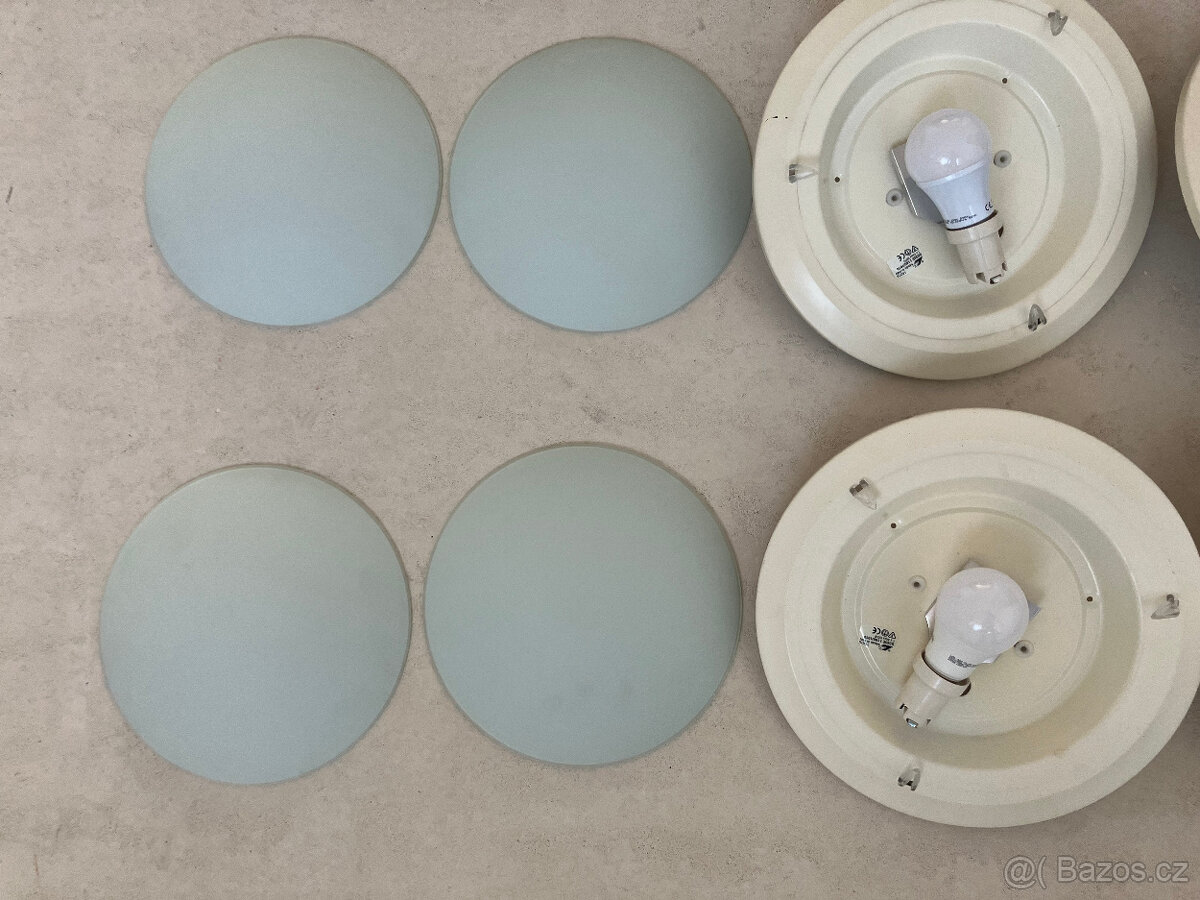 8ks světlo + 9ks žárovka - 14