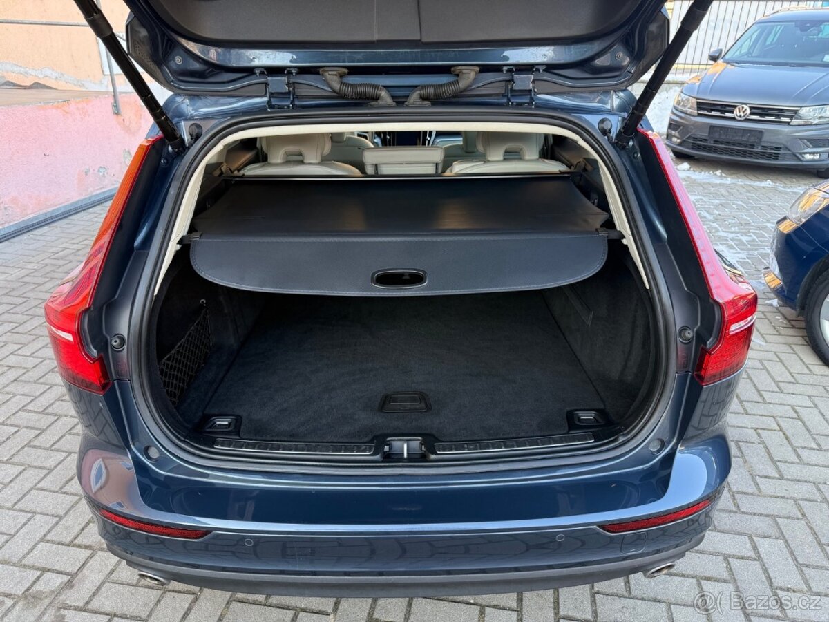 Volvo V60 Kombi - D4 - Automat - TOP výbava a interiér - 14