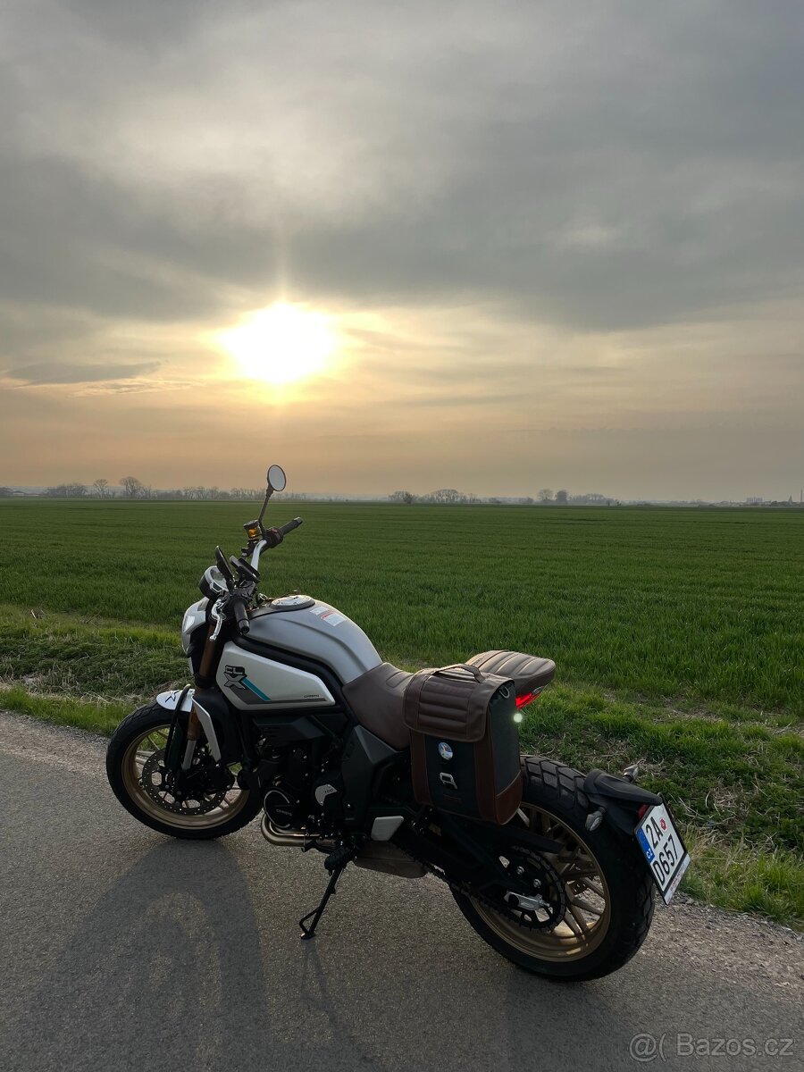 2022 CFMOTO 700CL-X Heritage - 14