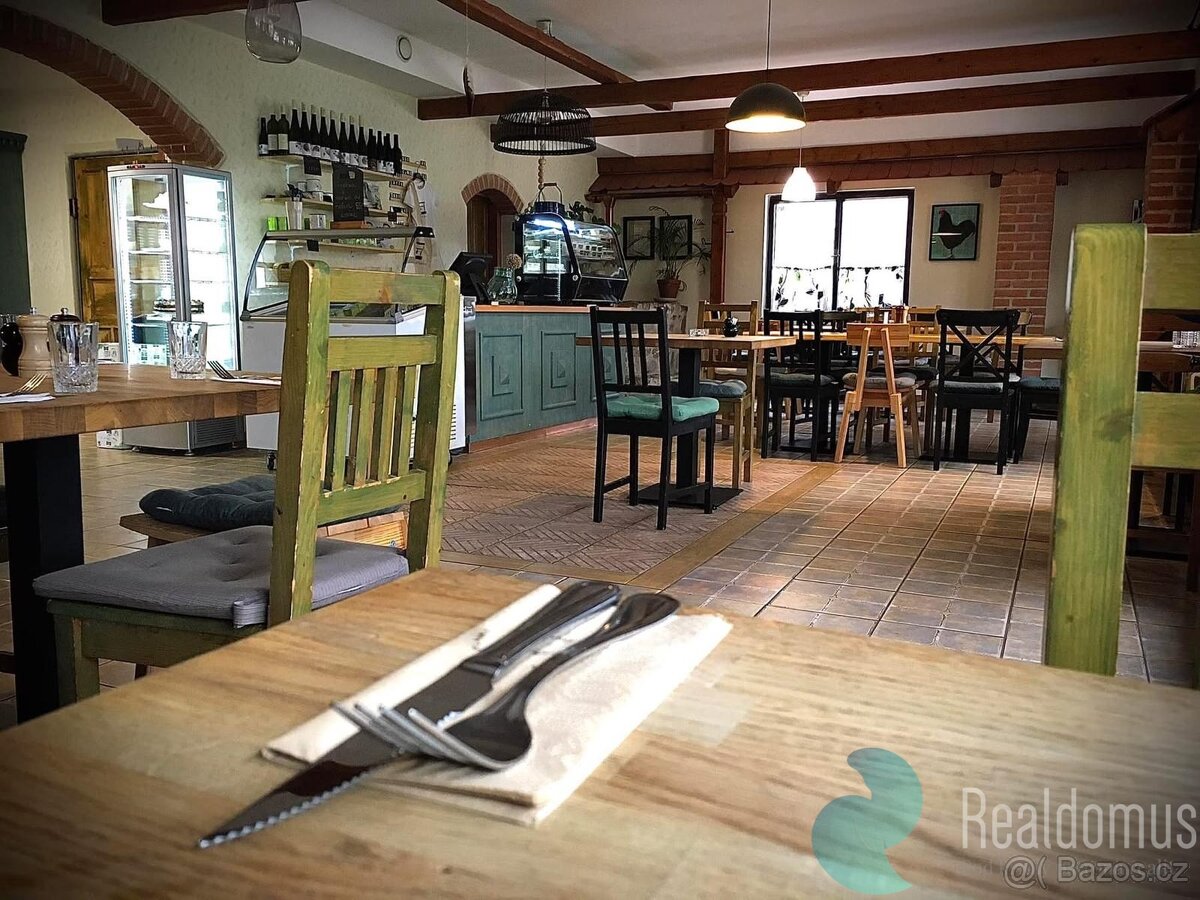 Pronájem, restaurace s ubytováním 150 m2 + 178 m2, Chvaletic - 14