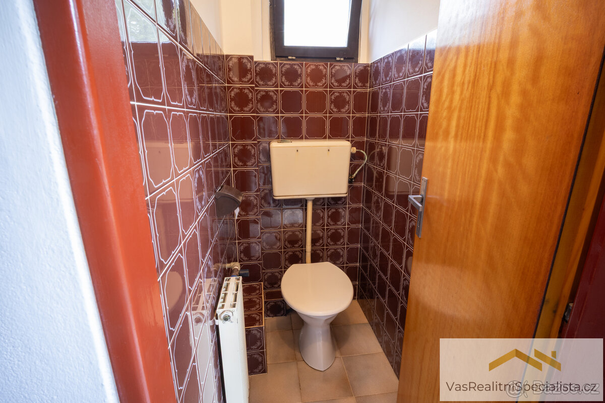 Ráj klidu a přírody: rovinatý pozemek s rekreačním objektem - 14