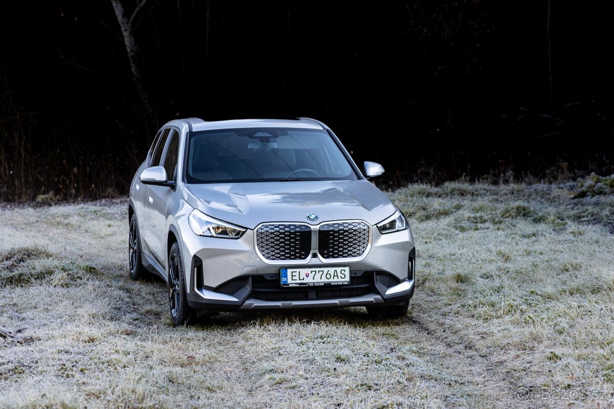 BMW IX1 e Drive20 elektromobil 2024, 9500km - 14