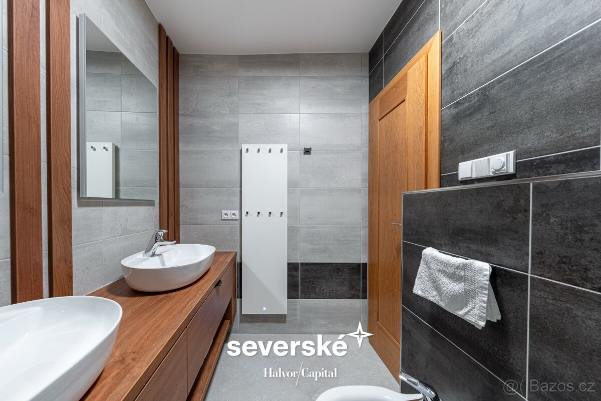 Prodej zavedeného hotelu a restaurace se stálou klientelou - 14