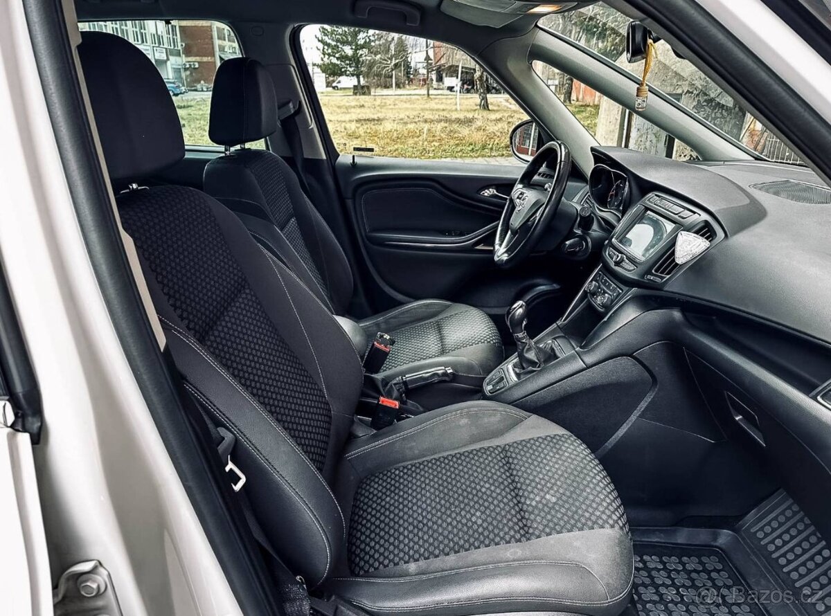 Opel Zafira Tourer 1,4 Benzín + LPG - 14