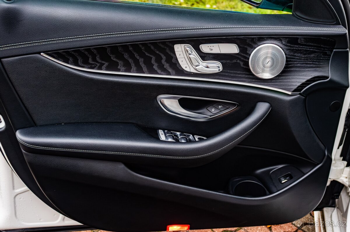 Mercedes-Benz E220d 4Matic / AMG Line / Burmester - 14