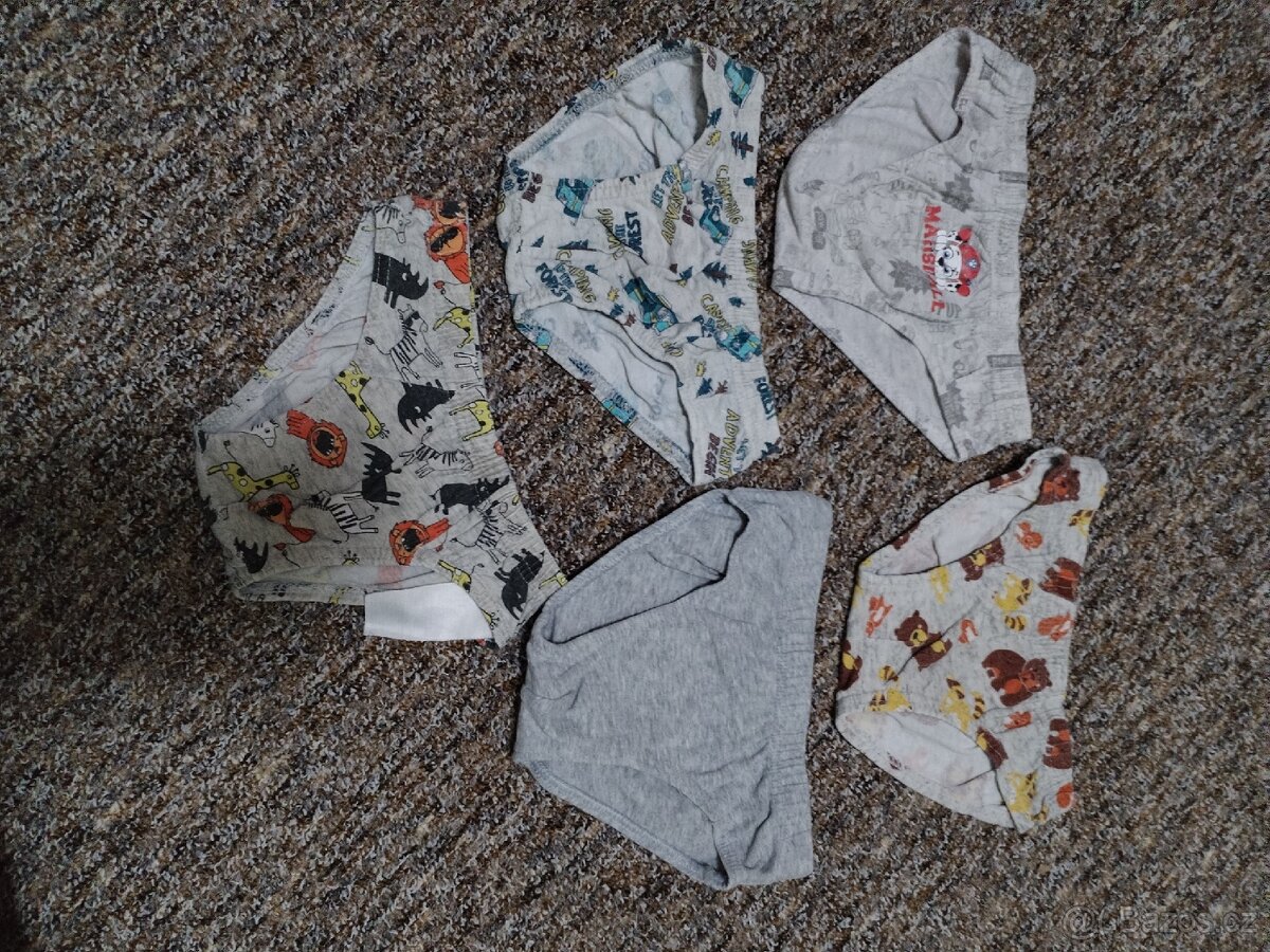 Dětské oblečení + slipy vel. 104 - 14