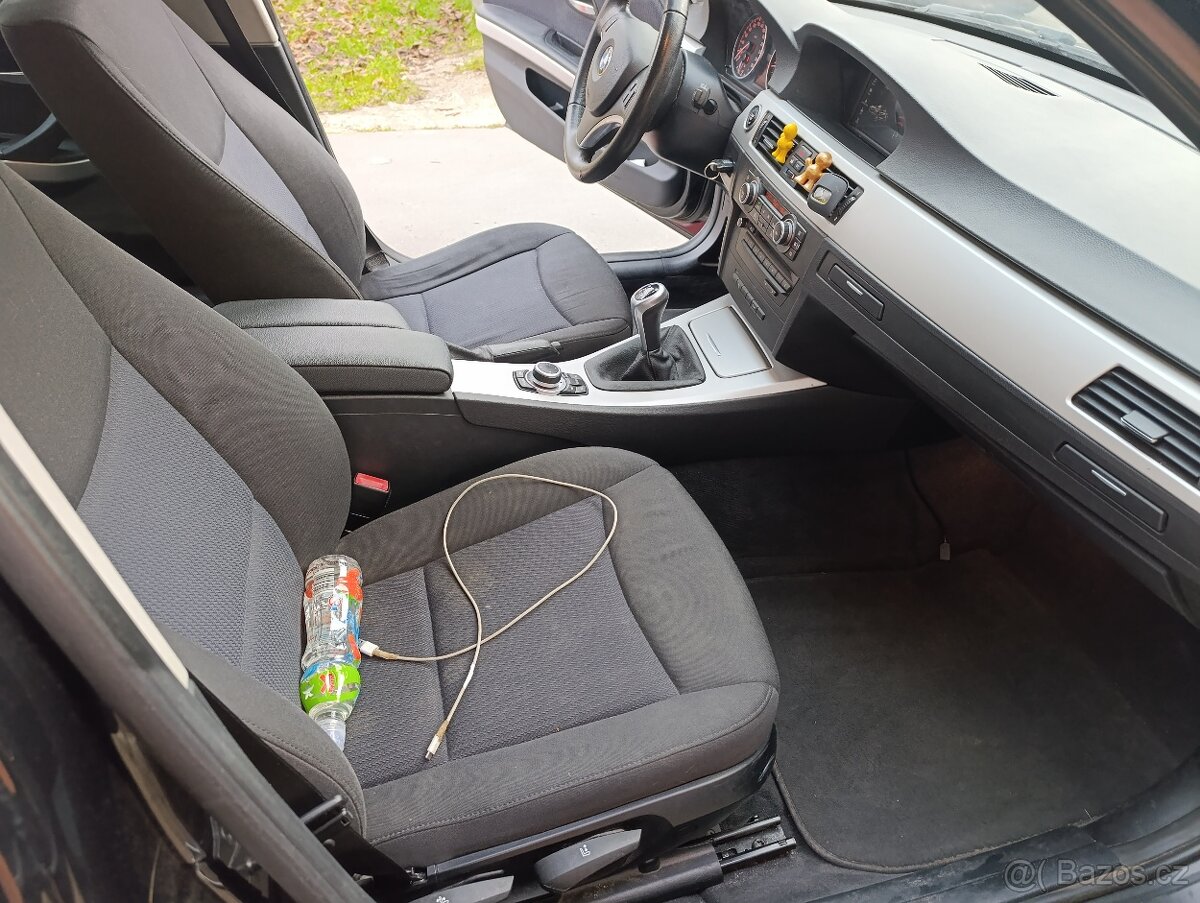 BMW 318i, navi, 2x alu, rv 2011, 176 xxx km, STK bude nová - 14